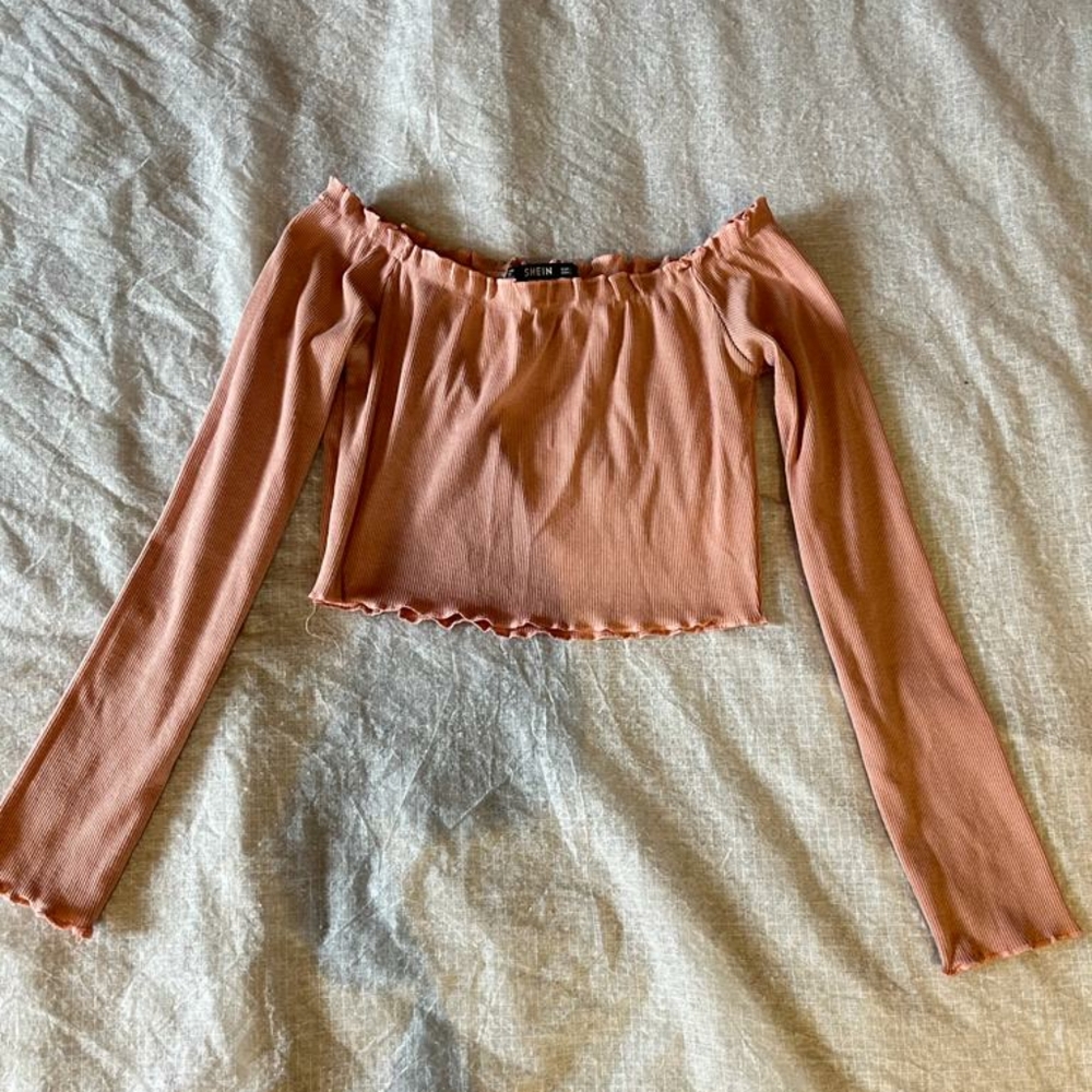 SHEIN cute crop top - Picture 2 of 8